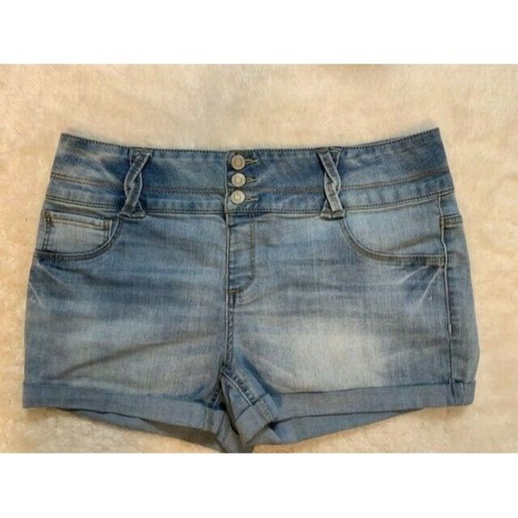 So Size 20.5 Womens Shorts Adjustable Waist Light Wash Stretch Cuffed - Picture 1 of 3
